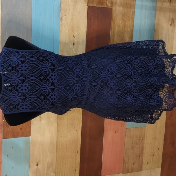 SMALL blue lace dress with lining and partial side zipper - Picture 5 of 6